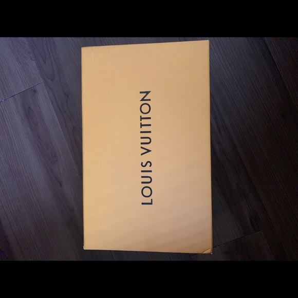 Louis Vuitton men shoe - Picture 1 of 8